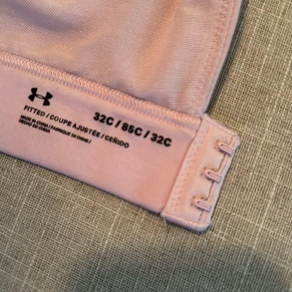 Under Armour Padded Sports Bra - Picture 7 of 7